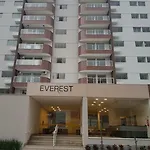 Everest Flat Service
